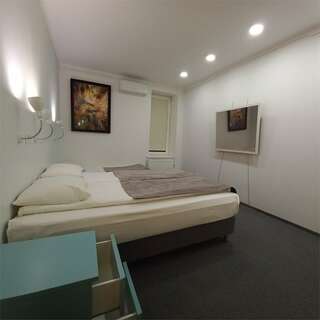 Мини-отель Артбокс Санкт-Петербург Трехместный Лофт-6